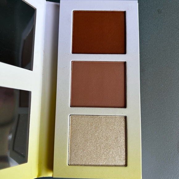 BRAND NEW Beauty Bakerie Lemon Bar Face Pallete - Picture 3 of 4